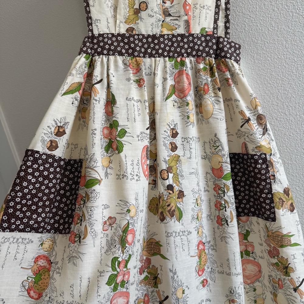 Vintage Floral Fruit Mushroom Print Apron Dress Tie Back Trad Cooking Cottage - Picture 6 of 13